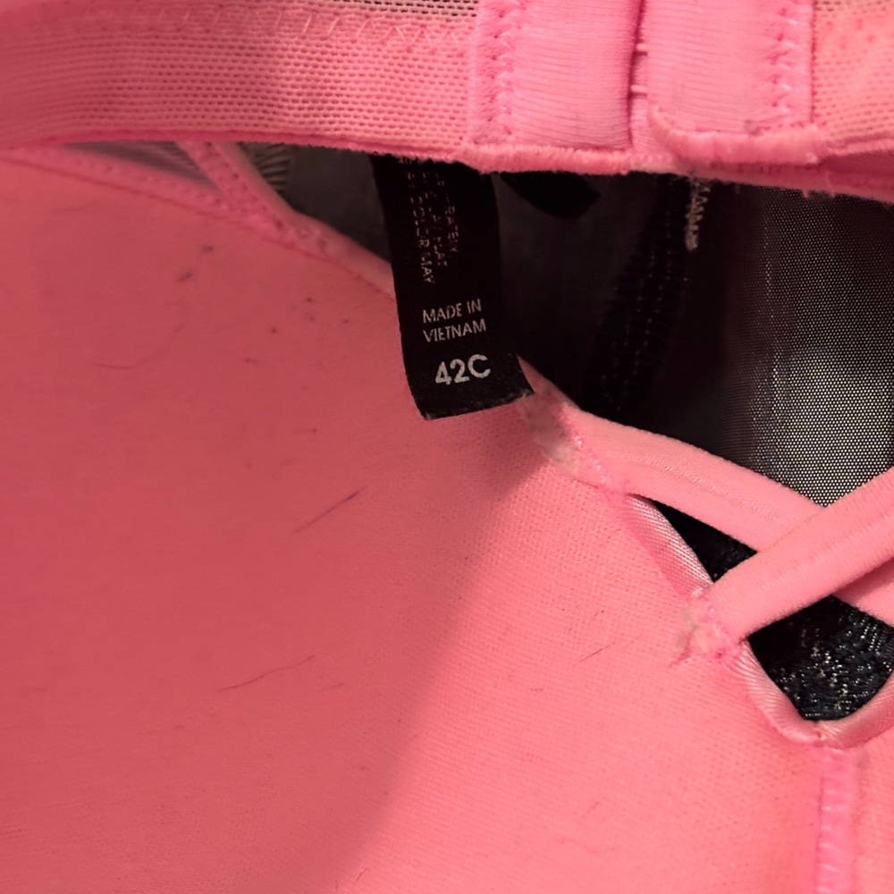 Beautiful Torrid Dream wire free Candy pink bra 42c - Picture 3 of 5